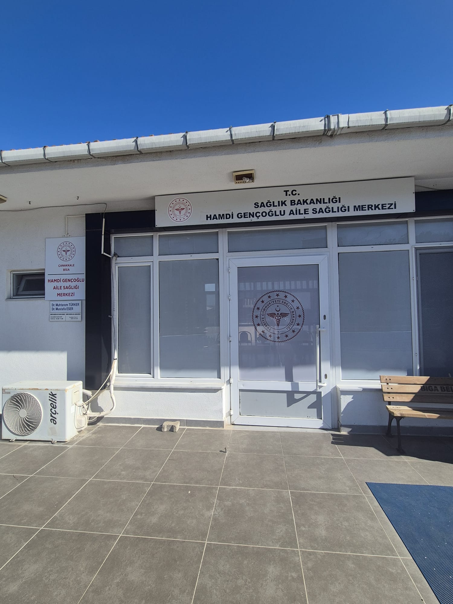 Biga Hamdi Gençoğlu Aile Sağlığı Merkezi binası ön görünüm